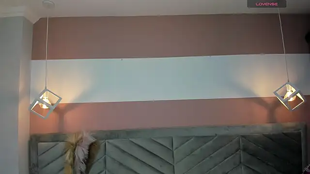 Snapshot of Mia_Valentine_ chatting on October 16, 8:32 pm Mia Valentine online show from October 16, 8:32 pm