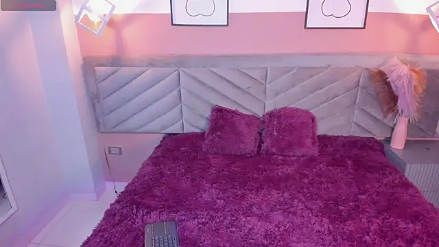 Mia Valentine  online show from November 29, 8:23 pm