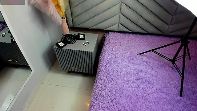 Mia Valentine  online show from March 7, 7:11 pm