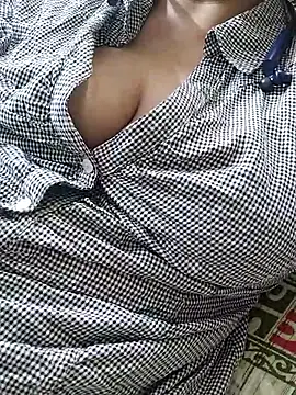 Janvi -Love online show from October 3, 5:32 pm