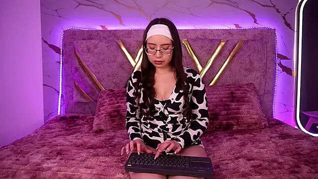 Snapshot of natasha_vesper chatting on October 29, 12:07 pm natasha vesper online show from October 29, 12:07 pm