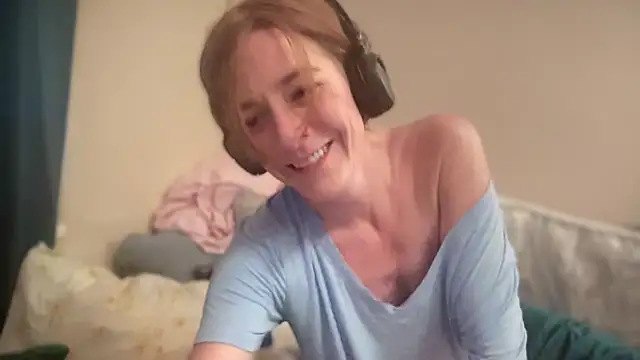 Snapshot of lookitsmay chatting on September 23, 4:32 pm lookitsmay online show from September 23, 4:32 pm