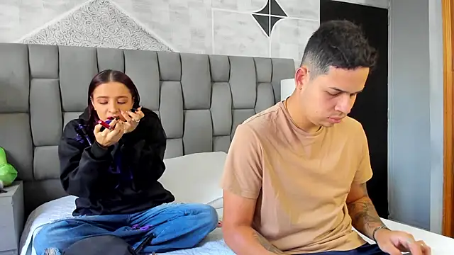 Snapshot of markAndPhilip chatting on September 29, 12:21 pm markAndPhilip online show from September 29, 12:21 pm