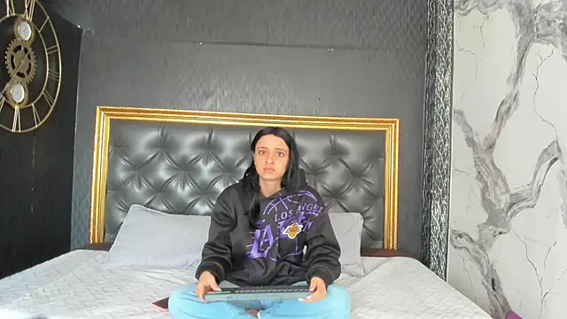 Snapshot of markAndPhilip chatting on October 10, 2:49 pm markAndPhilip online show from October 10, 2:49 pm