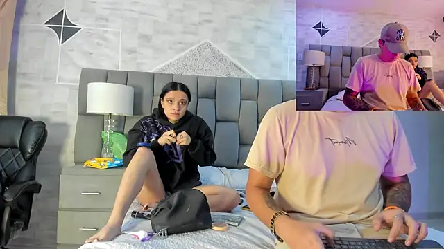 Snapshot of markAndPhilip chatting on October 15, 12:27 pm markAndPhilip online show from October 15, 12:27 pm