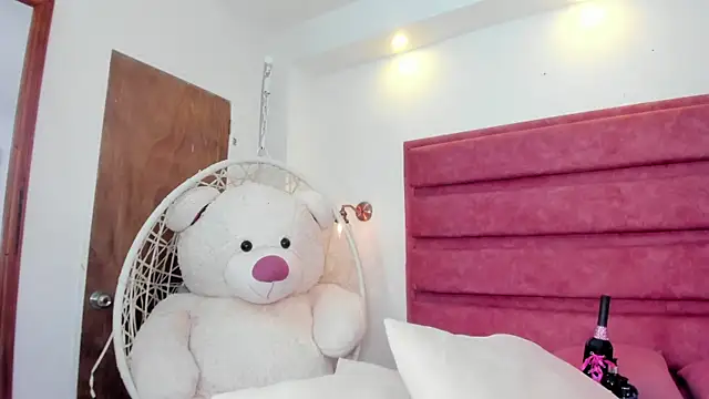 kate lua online show from May 10, 3:17 pm