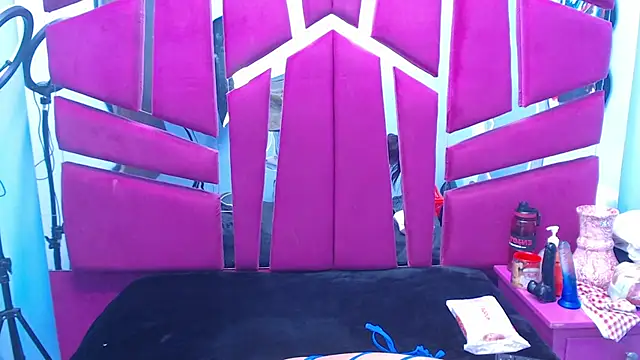 Carolina Suarez  online show from December 5, 2:42 am