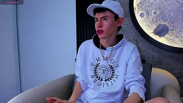 Snapshot of Deivid_oficial20 chatting on September 27, 8:14 pm Deivid oficial20 online show from September 27, 8:14 pm