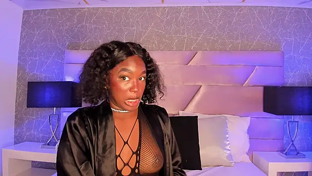 Snapshot of MissMahala_ chatting on October 10, 8:08 pm MissMahala  online show from October 10, 8:08 pm