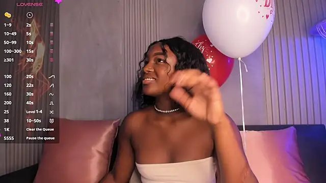 Snapshot of MissMahala_ chatting on October 18, 8:20 pm MissMahala  online show from October 18, 8:20 pm