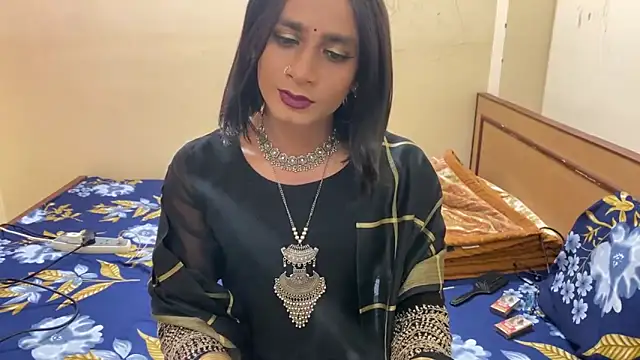 LuvLayla online show from January 11, 8:03 pm