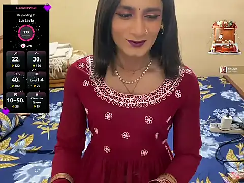 Snapshot of LuvLayla chatting on April 12, 8:25 pm LuvLayla online show from April 12, 8:25 pm