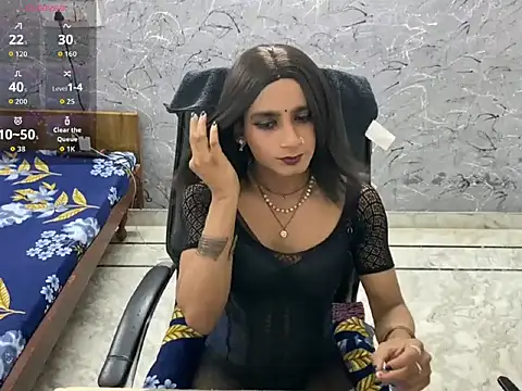 LuvLayla online show from July 8, 2:05 am