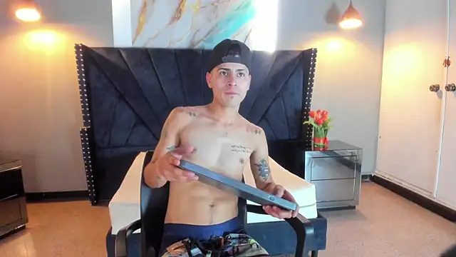JOWELL HENAO online show from September 15, 7:36 pm