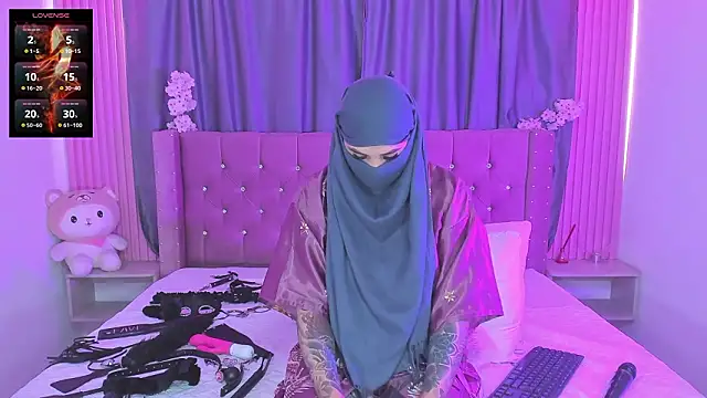 Nayla-Mouna online show from March 11, 7:42 pm