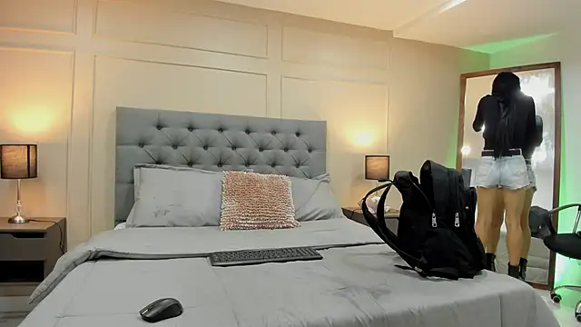 ALICESANDOVAL online show from September 29, 11:26 am