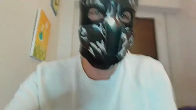 Snapshot of Maskpor2022 chatting on March 12, 9:54 pm Maskpor2022 online show from March 12, 9:54 pm