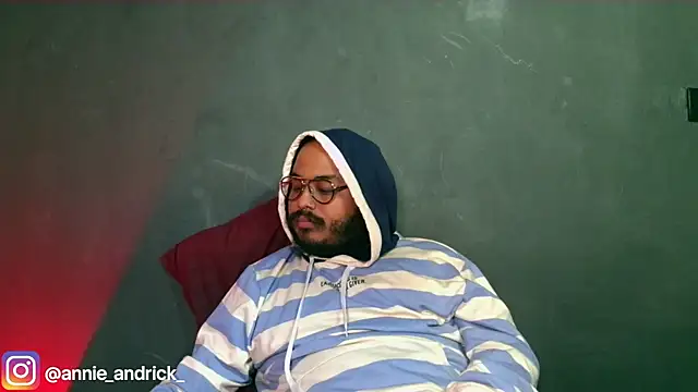  leda swan  online show from November 10, 12:59 pm