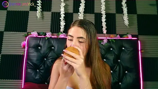  leda swan  online show from February 20, 1:11 pm