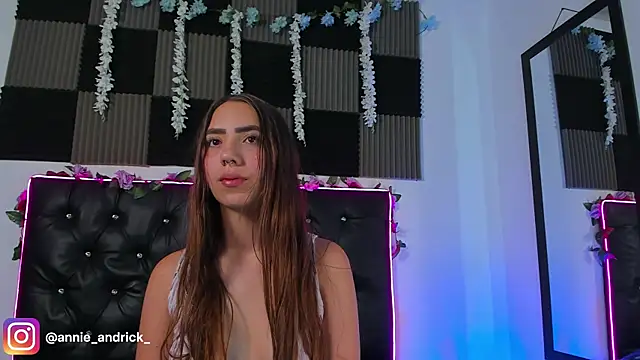  leda swan  online show from April 3, 11:19 am