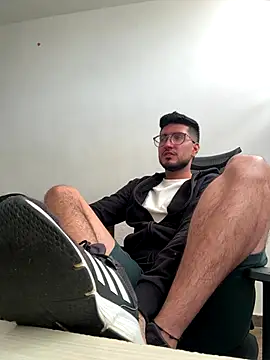 Snapshot of bryXonStorm chatting on October 5, 2:37 pm bryXonStorm online show from October 5, 2:37 pm