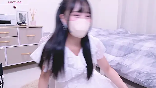 Snapshot of YURi_luv chatting on September 19, 6:48 am YURi luv online show from September 19, 6:48 am