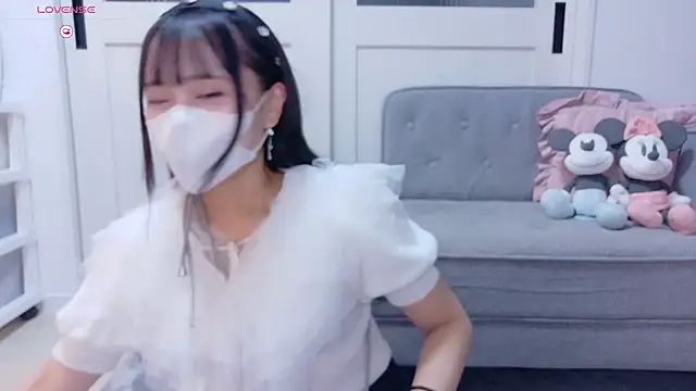 Snapshot of YURi_luv chatting on October 4, 11:30 am YURi luv online show from October 4, 11:30 am