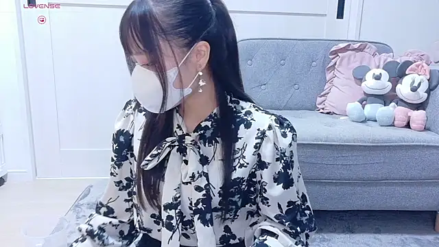 Snapshot of YURi_luv chatting on October 22, 11:10 am YURi luv online show from October 22, 11:10 am