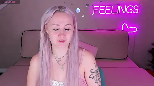 Joyce Howard online show from October 19, 2:23 am