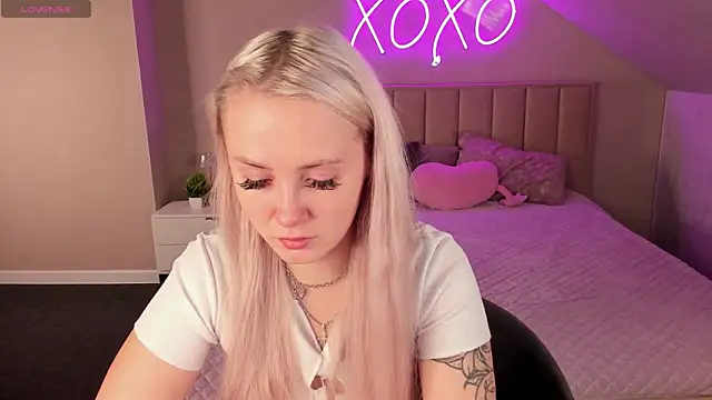 Joyce Howard online show from October 22, 2:12 am