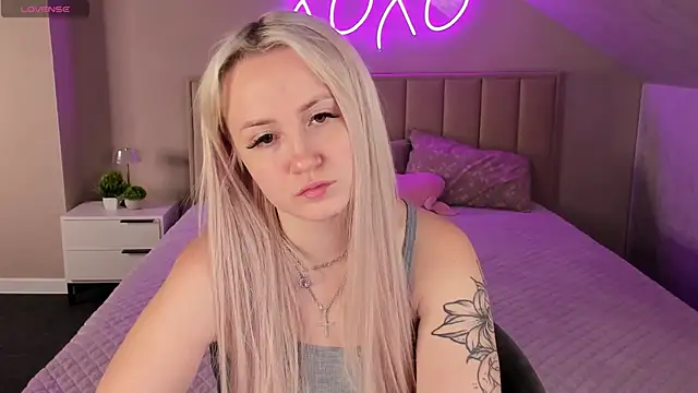 Joyce Howard online show from October 24, 2:30 am