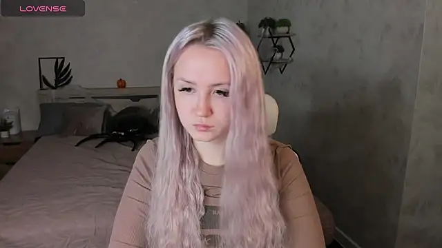 Joyce Howard online show from November 2, 2:25 am