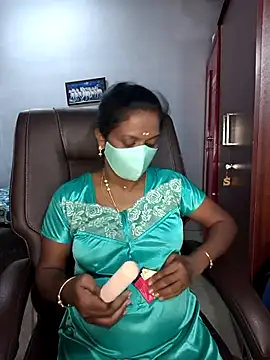 Snapshot of umashreetamil chatting on April 8, 5:57 pm umashreetamil online show from April 8, 5:57 pm