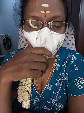 Snapshot of umashreetamil chatting on May 13, 2:47 pm umashreetamil online show from May 13, 2:47 pm