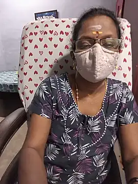 Snapshot of umashreetamil chatting on June 26, 5:28 pm umashreetamil online show from June 26, 5:28 pm