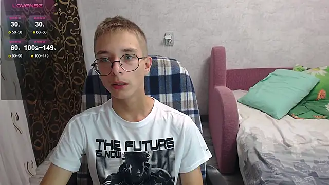 glasses cat online show from September 21, 5:14 pm