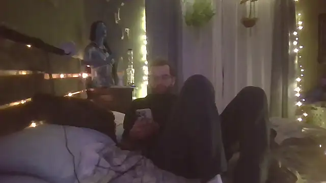 hungspundick1 online show from December 22, 1:57 am