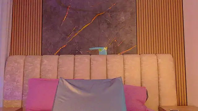 Snapshot of mia_scot chatting on February 24, 11:52 am mia scot online show from February 24, 11:52 am