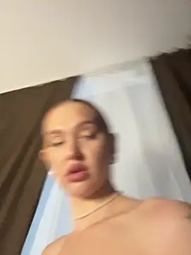 LittleFox    online show from July 2, 5:57 am
