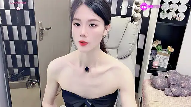Snapshot of Yueyue-MM chatting on June 5, 7:03 am Yueyue-MM online show from June 5, 7:03 am
