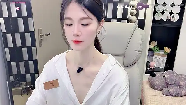 Snapshot of Yueyue-MM chatting on June 6, 12:05 am Yueyue-MM online show from June 6, 12:05 am
