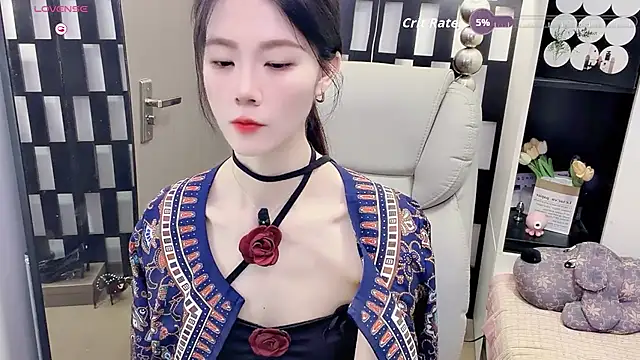 Snapshot of Yueyue-MM chatting on June 7, 12:59 am Yueyue-MM online show from June 7, 12:59 am