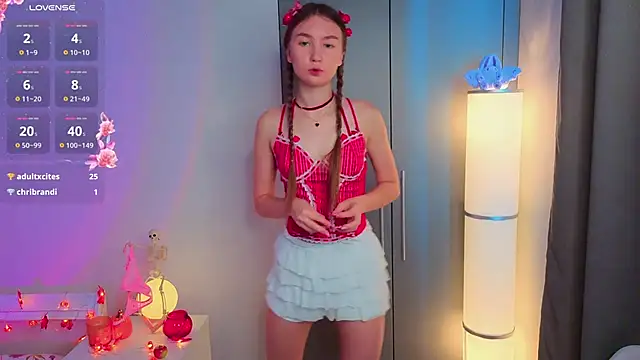 Snapshot of ElfredaTupy chatting on October 17, 6:27 am ElfredaTupy online show from October 17, 6:27 am