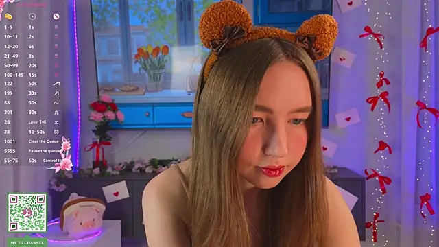 ElfredaTupy online show from February 28, 10:00 pm