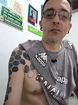 Snapshot of dinho_carioca chatting on September 13, 5:35 pm dinho carioca online show from September 13, 5:35 pm