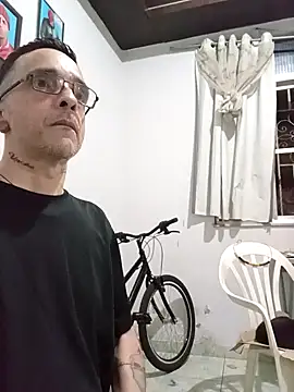 Snapshot of dinho_carioca chatting on September 20, 2:34 am dinho carioca online show from September 20, 2:34 am