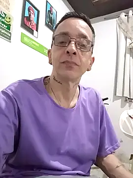 Snapshot of dinho_carioca chatting on September 28, 2:39 am dinho carioca online show from September 28, 2:39 am