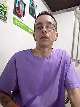 Snapshot of dinho_carioca chatting on September 30, 3:22 am dinho carioca online show from September 30, 3:22 am