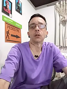 Snapshot of dinho_carioca chatting on October 18, 12:50 pm dinho carioca online show from October 18, 12:50 pm