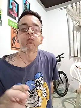 Snapshot of dinho_carioca chatting on October 23, 7:23 pm dinho carioca online show from October 23, 7:23 pm